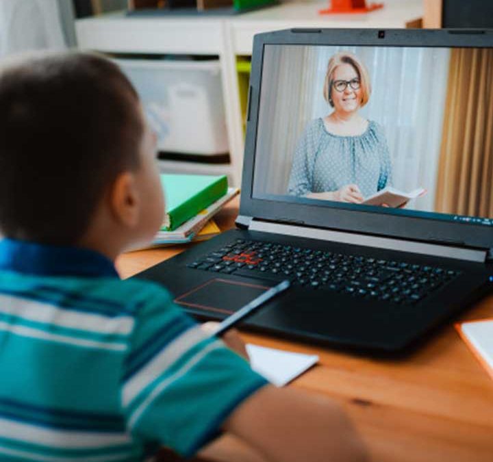 ¿Por qué las escuelas necesitan una página web?